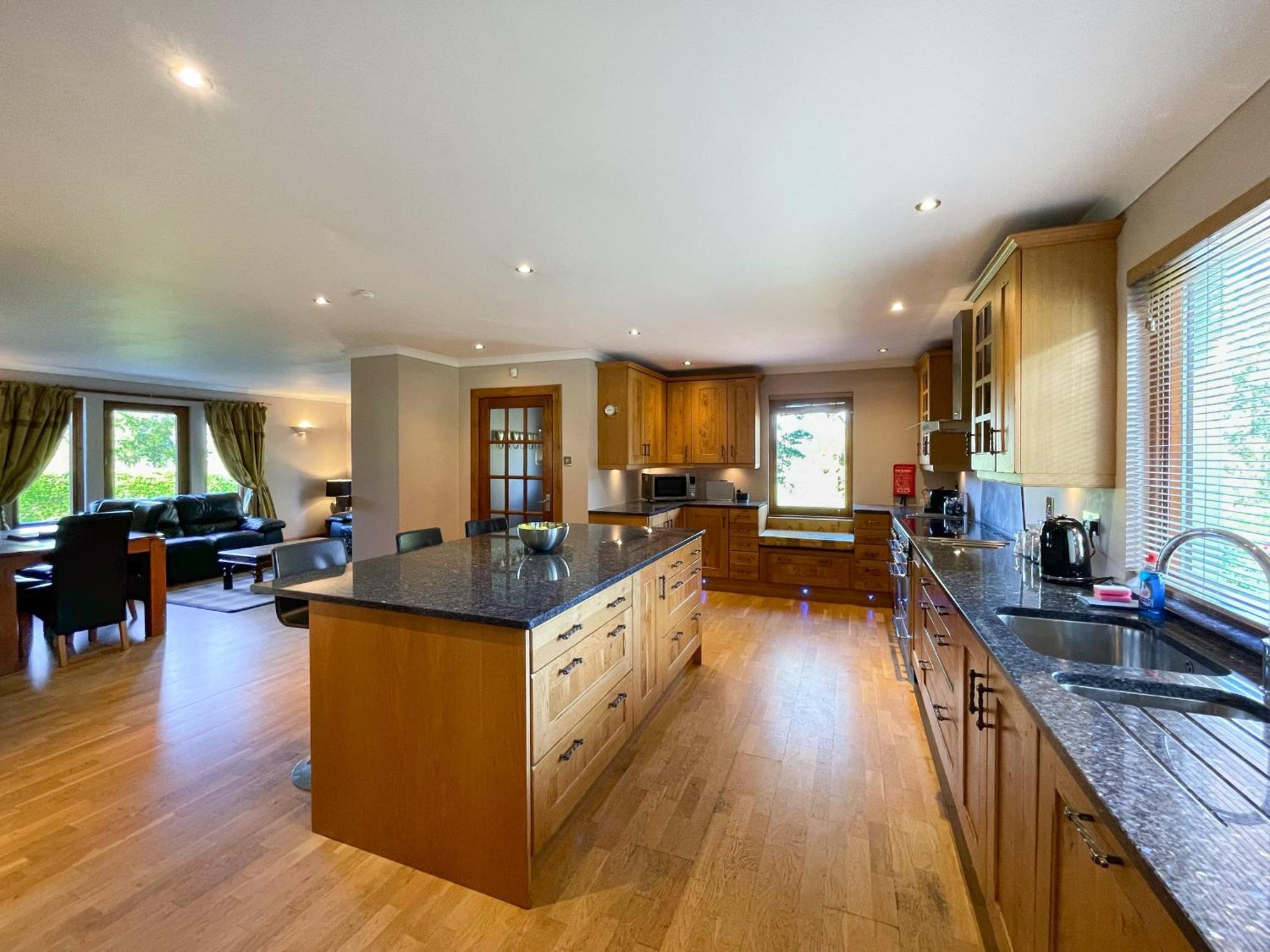 Loch Lomond Luxury Lodges Drymen Bagian luar foto